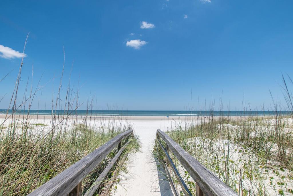 Bright New Beach House -- 2 blocks to beach! - image 5