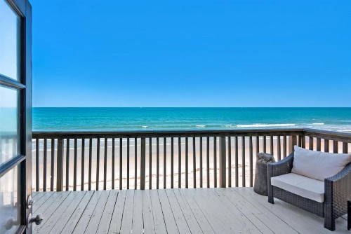 Oceanfront Bliss! Beach Club Beach Gear Balconies! - image 11