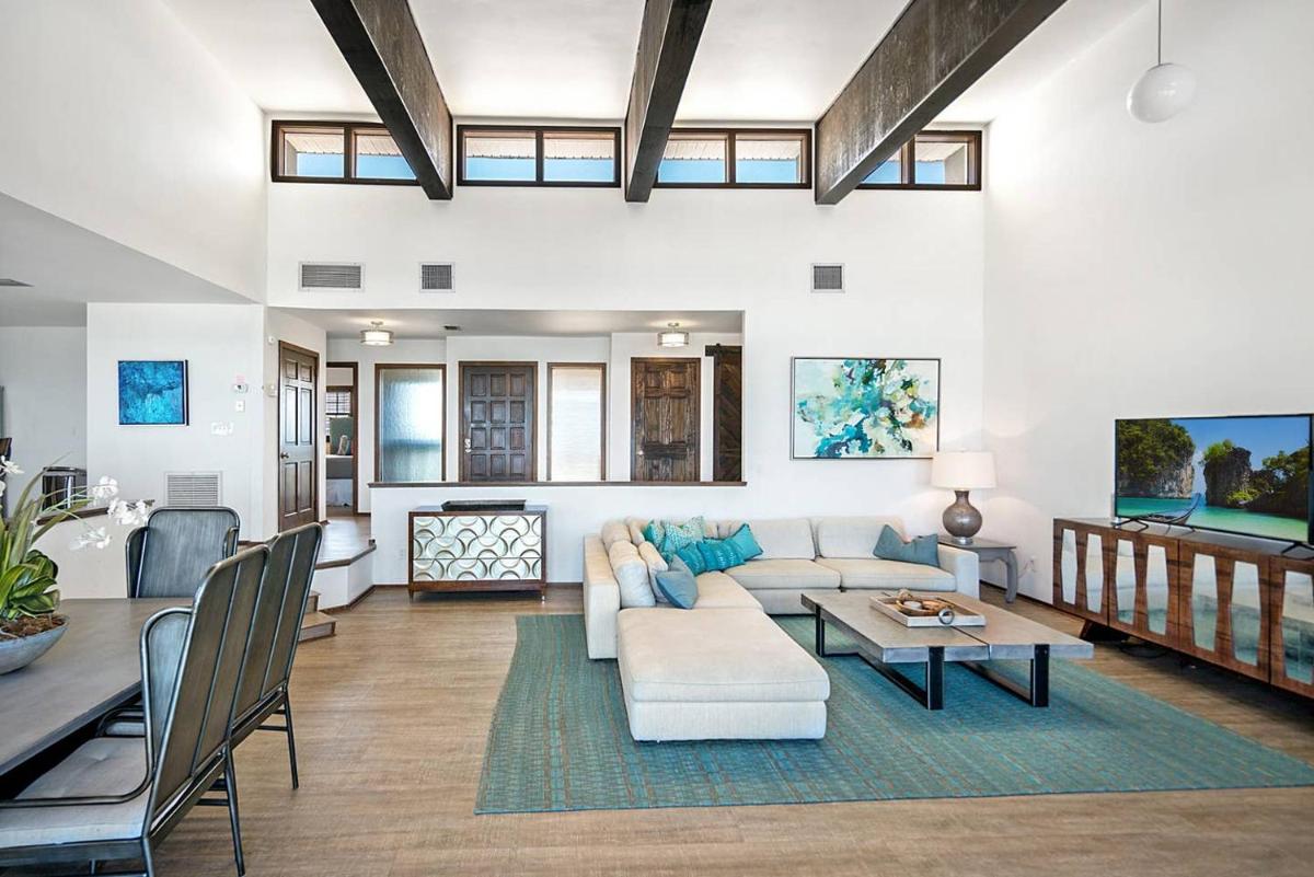 Oceanfront Bliss! Beach Club Beach Gear Balconies! - image 6