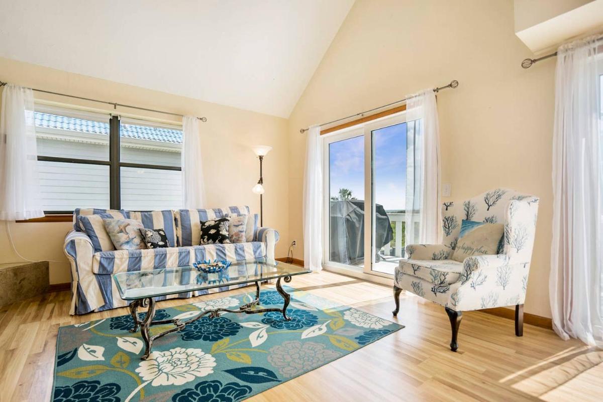Oceanfront Dunes Cozy Beach House BBQ + Pet Friendly! - image 6