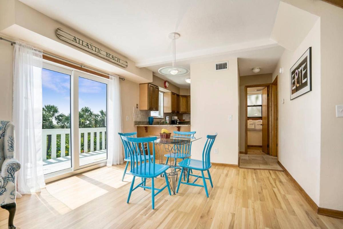 Oceanfront Dunes Cozy Beach House BBQ + Pet Friendly! - image 7