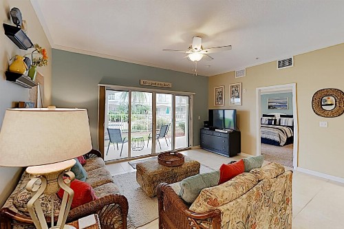 Sunny Poolside Condo with Hot Tub & Beach Access condo - image 6