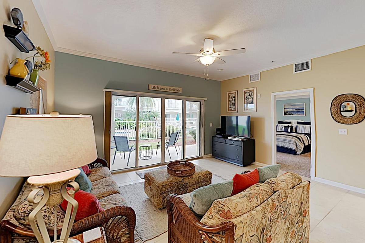 Sunny Poolside Condo with Hot Tub & Beach Access condo - image 6