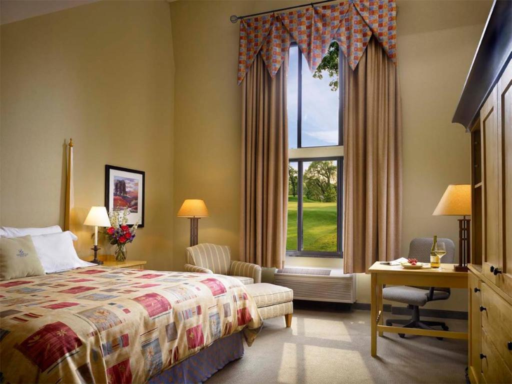 Pheasant Run Resort - image 4