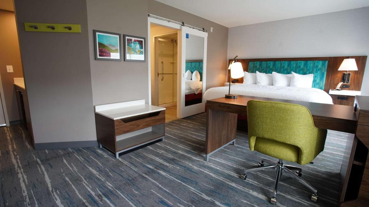 Hampton Inn & Suites St Clairsville Oh - image 4