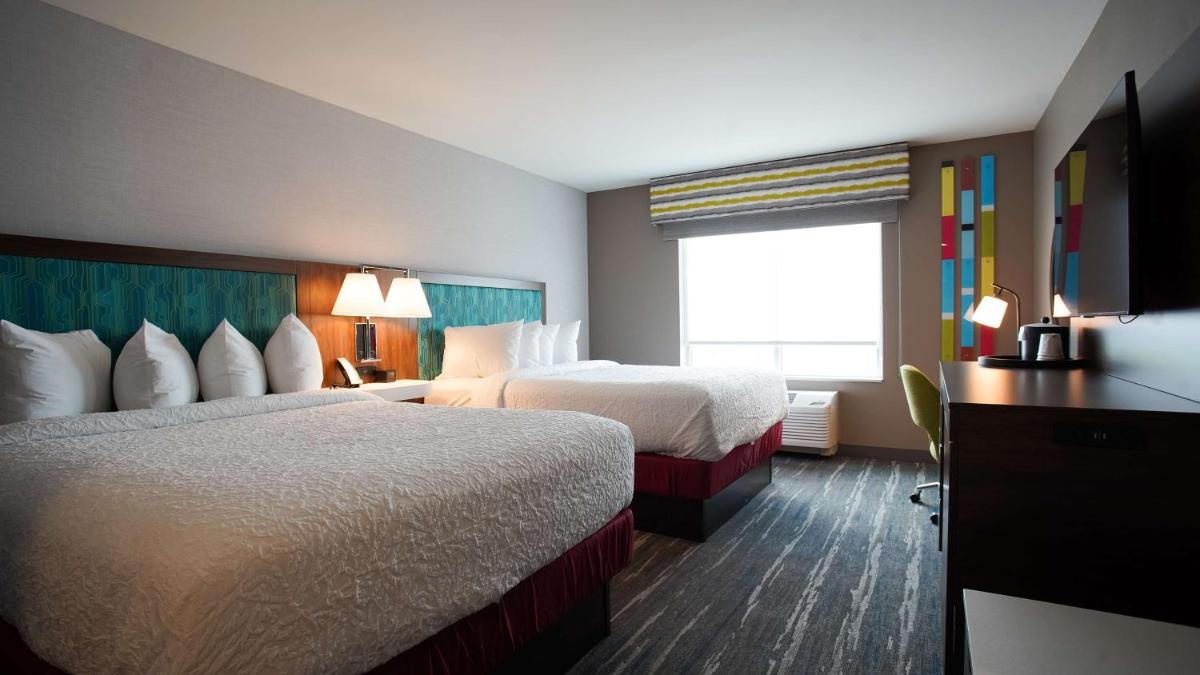 Hampton Inn & Suites St Clairsville Oh - image 6