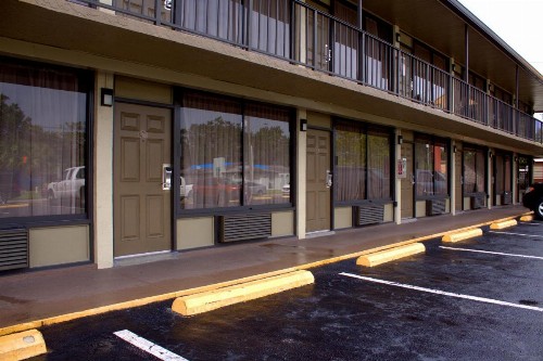 Polynesian Inn - image 7