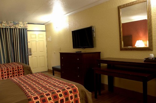 Polynesian Inn - image 8