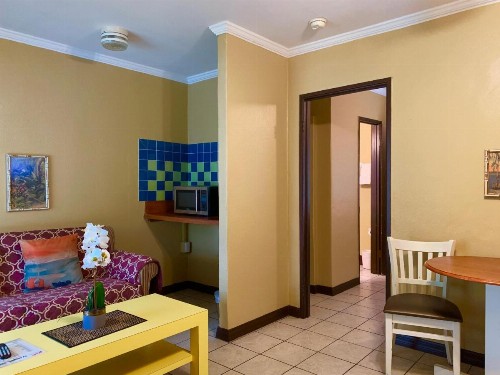 Lakeside Inn and Cafe - image 11