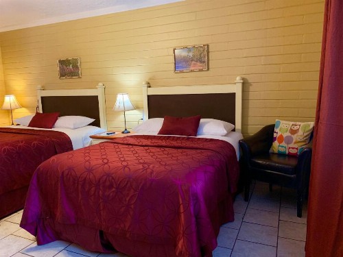 Lakeside Inn and Cafe - image 47