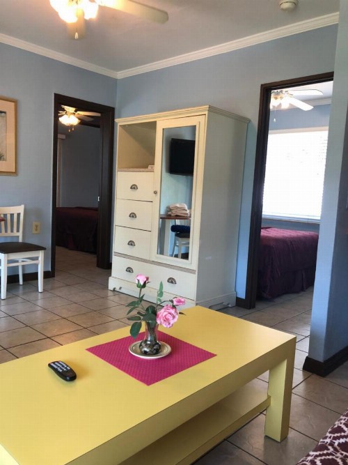 Lakeside Inn and Cafe - image 6