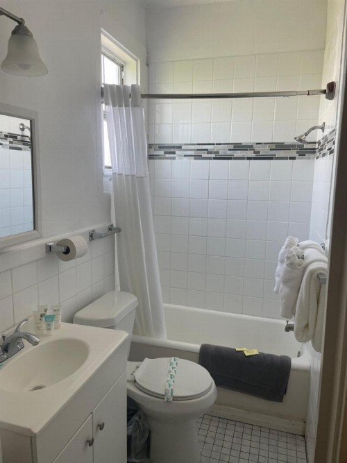 Hunter Arms Hotel - image 13