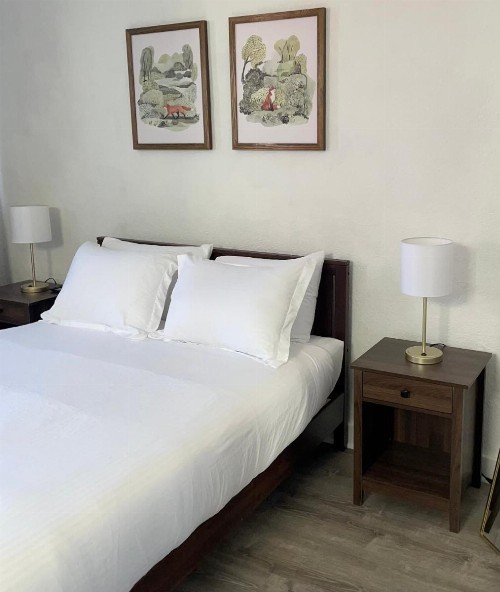 Hunter Arms Hotel - image 15