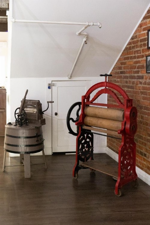 Hunter Arms Hotel - image 31