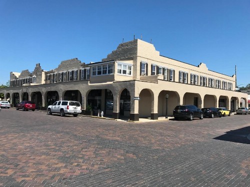 Hunter Arms Hotel - image 8