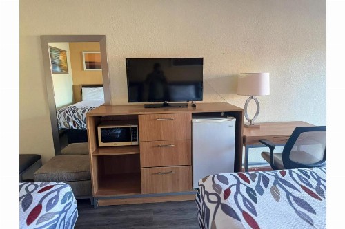 Country Hearth Inn And Suites Saint George - image 17