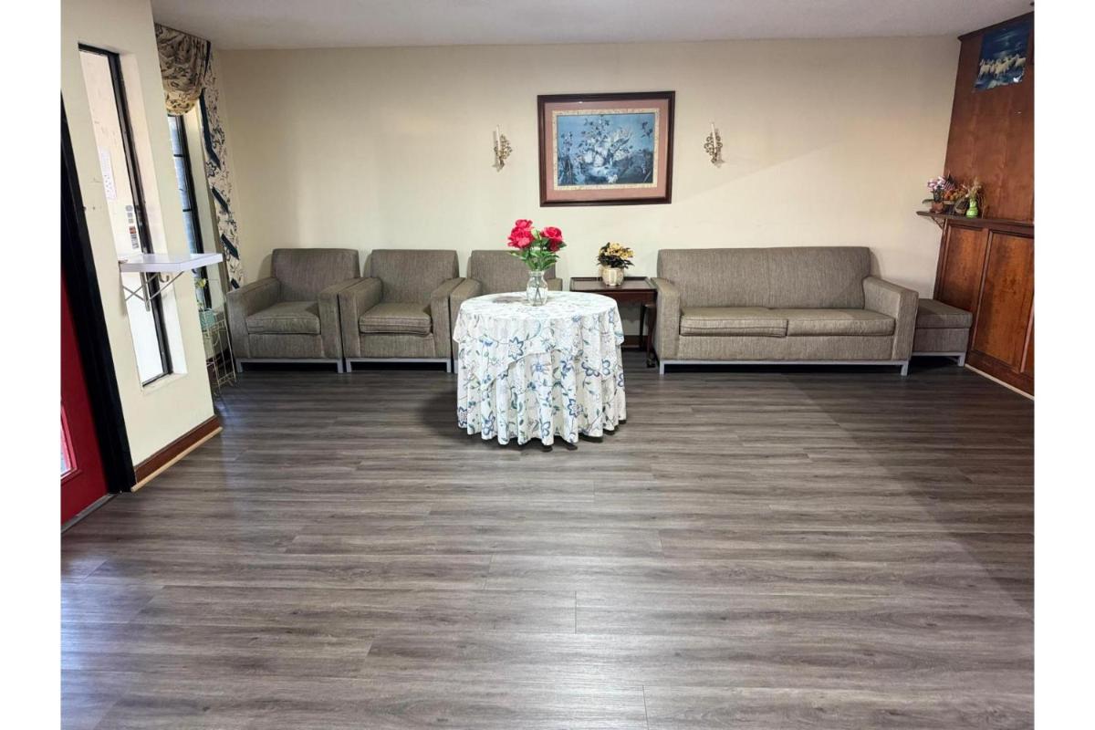 Country Hearth Inn And Suites Saint George - image 2