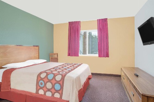 Super 8 by Wyndham St. George UT - image 13
