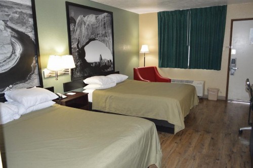 Super 8 by Wyndham St. George UT - image 9