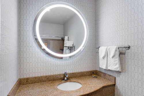 Best Western Plus Abbey Inn - image 14