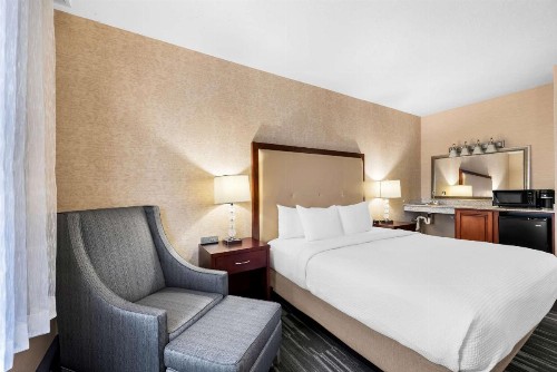 Best Western Plus Abbey Inn - image 18