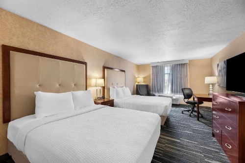 Best Western Plus Abbey Inn - image 30