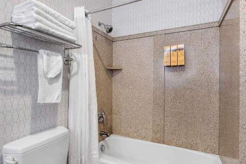 Best Western Plus Abbey Inn - image 43