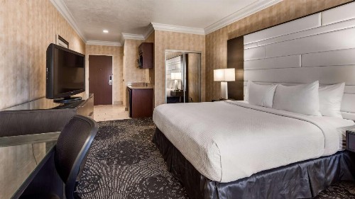 Best Western Plus Abbey Inn - image 49