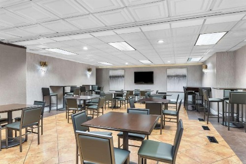 Best Western Plus Abbey Inn - image 8
