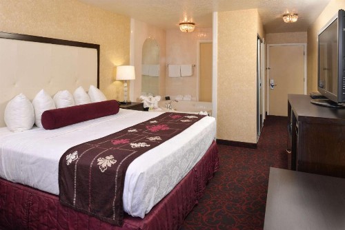 Best Western Coral Hills - image 24
