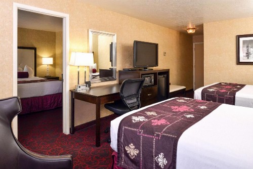 Best Western Coral Hills - image 31