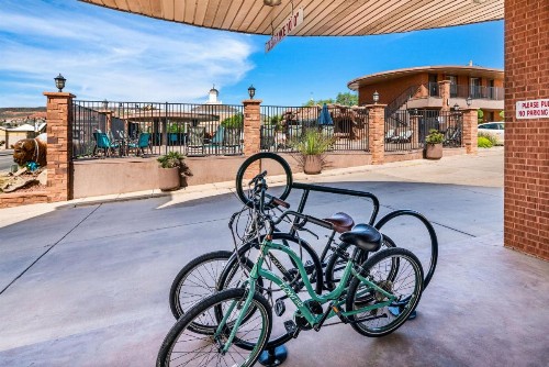 Best Western Coral Hills - image 8