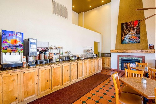 Clarion Suites St George - Convention Center Area - image 28