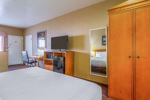 Clarion Suites St George - Convention Center Area - image 30