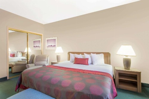 Ramada by Wyndham St George - image 22