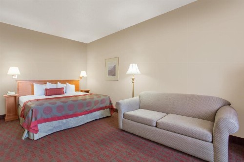 Ramada by Wyndham St George - image 24