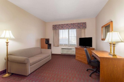 Ramada by Wyndham St George - image 41