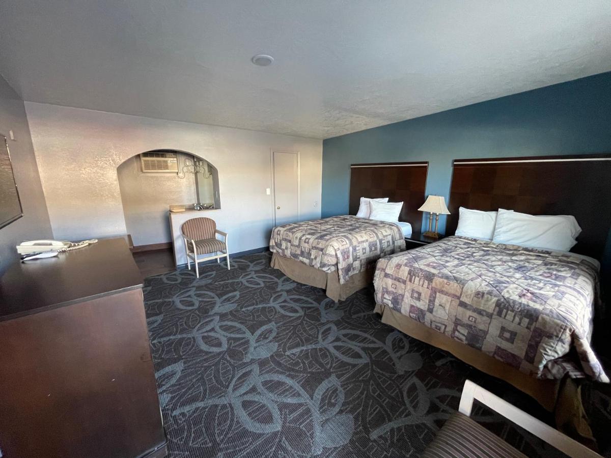 Sands Motel - main image