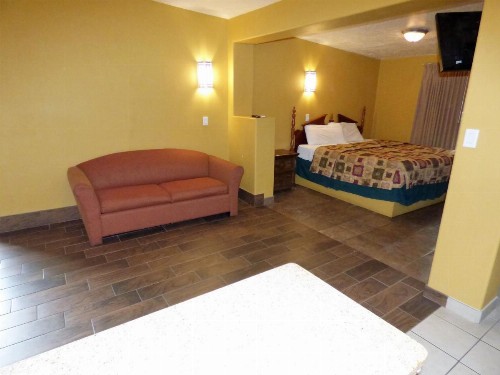 Sands Motel - image 11