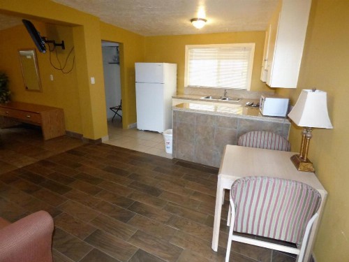 Sands Motel - image 5