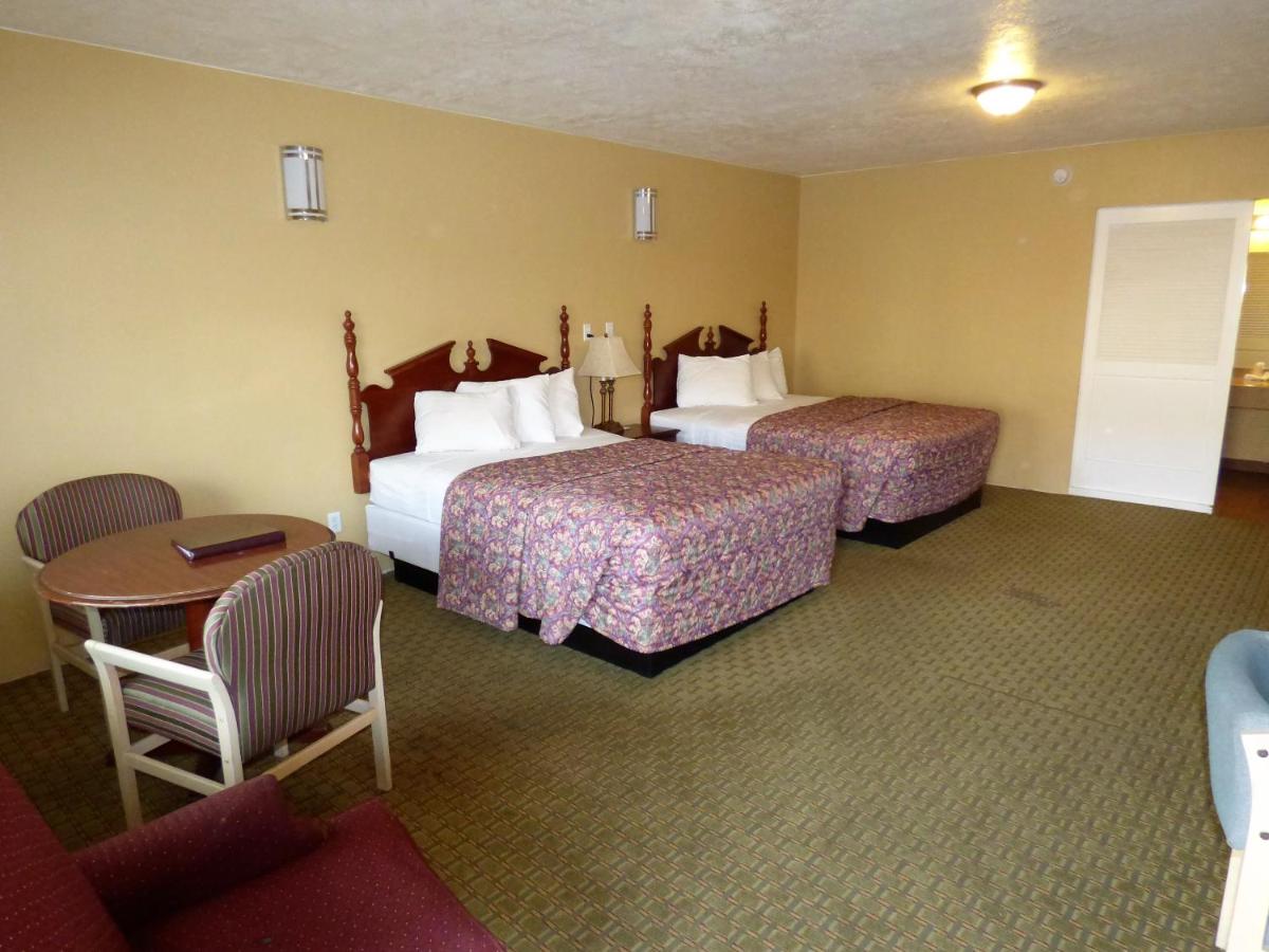 Economy Inn & Suites - image 5