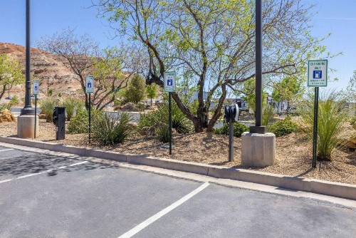 La Quinta by Wyndham St. George - image 20