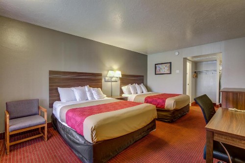 Econo Lodge Saint George - image 13