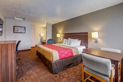 Econo Lodge Saint George - image 28