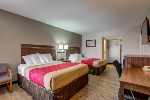 Econo Lodge Saint George - image 29