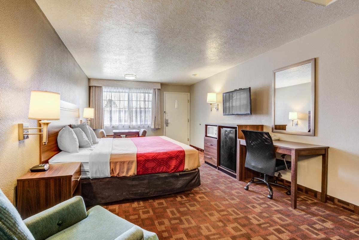 Econo Lodge Saint George - image 3