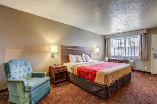 Econo Lodge Saint George - image 38