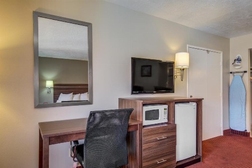 Econo Lodge Saint George - image 41