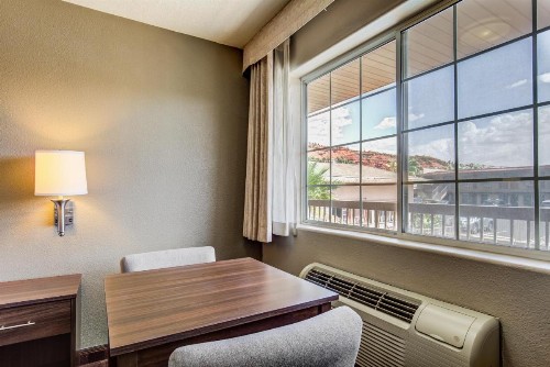 Econo Lodge Saint George - image 44