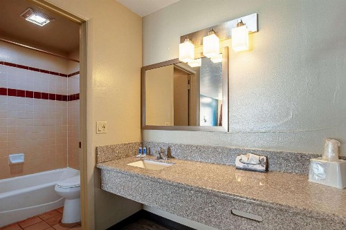 Rodeway Inn Saint George - image 26